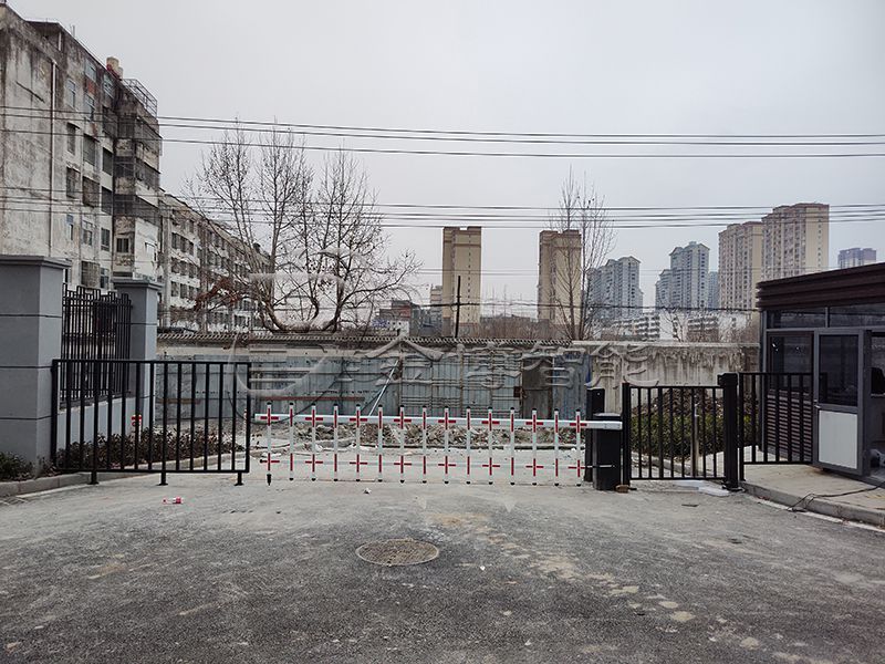 阜南锦绣小区车牌识别通道 (1).jpg