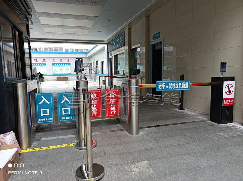 宿州保健院测温人脸通道 (2).jpg
