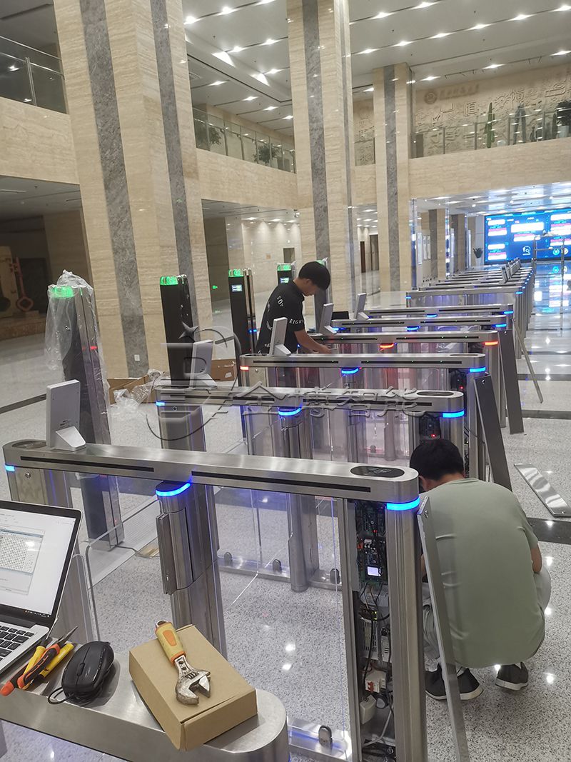 校园图书馆通道2.jpg